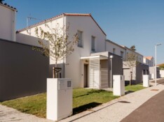 Habillage coffret edf gdf extérieur muret technique technibox dans lotissement Royan-Vaux sur mer 17