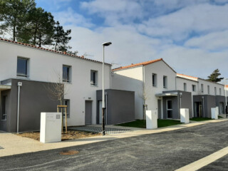 Habillage coffret edf gdf extérieur muret technique technibox dans lotissement Royan 17