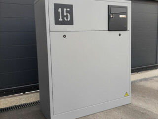 installation muret technique habillage CIBE grand volume en façade portail