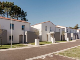 Habillage coffret edf gdf extérieur muret technique technibox dans lotissement Royan 17
